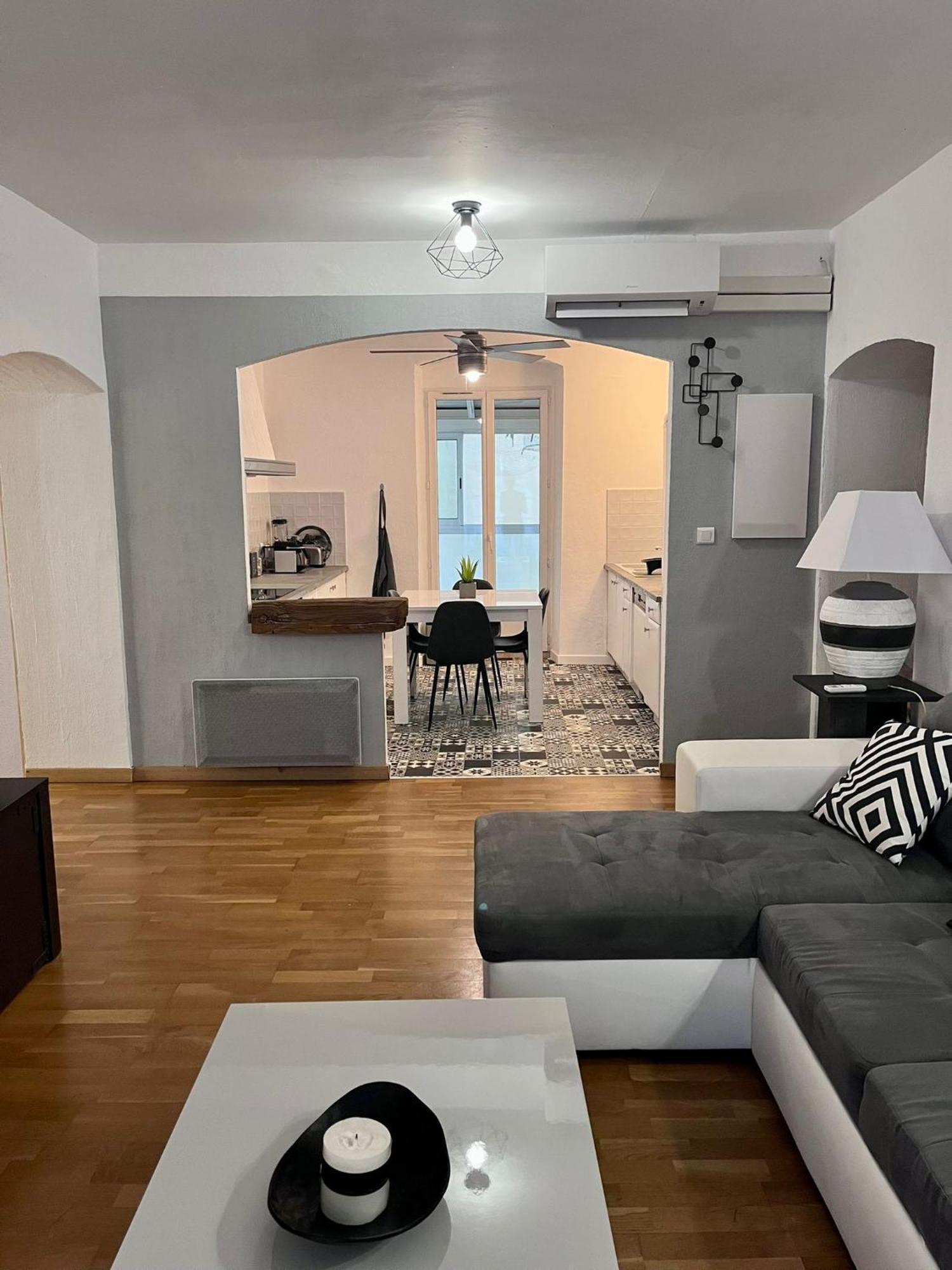 Charmant Appartement Centre-Ville アジャクシオ エクステリア 写真